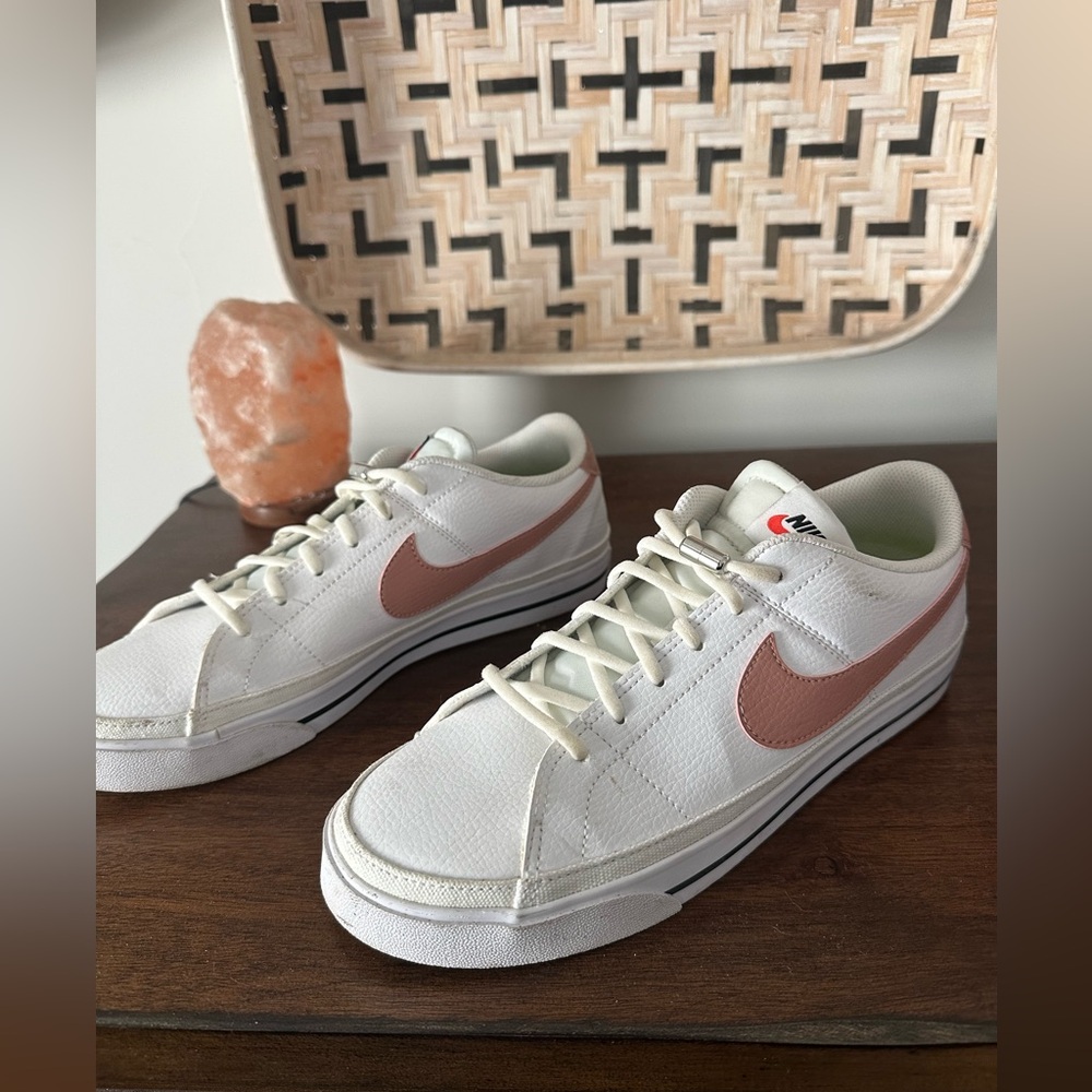 Womens Nike Court Legacy shoes Size 9.5